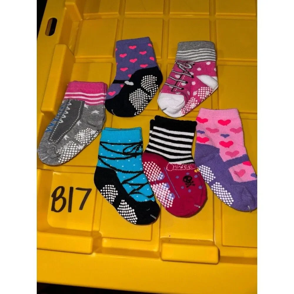 6 pairs of baby girl socks B18